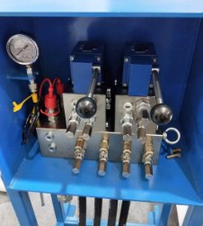 Hydraulic control valve assembly for hatch cover